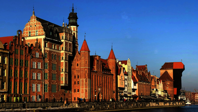 Clădire pe malul râului în Gdansk