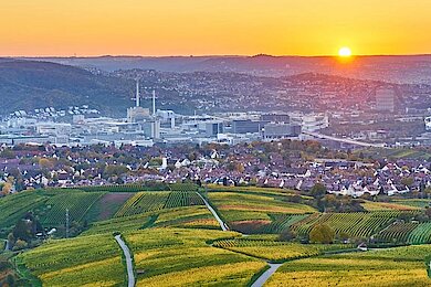 Sonnenuntergang über der Skyline Stuttgart